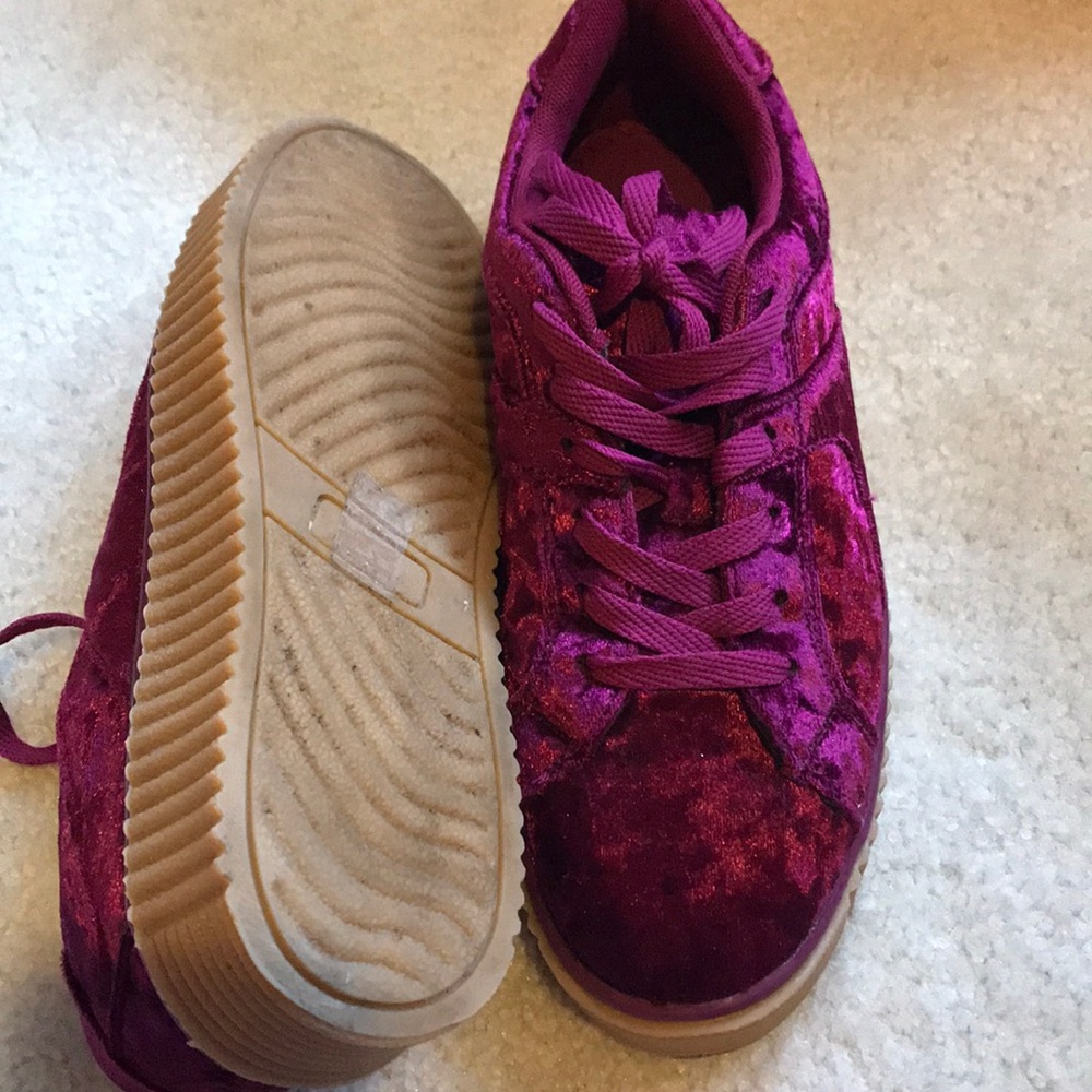 Shoes - Picture 4 of 4